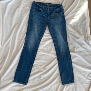 American Eagle Medium Wash Skinny jeans